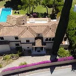 Villa 7 Bedrooms Marbella