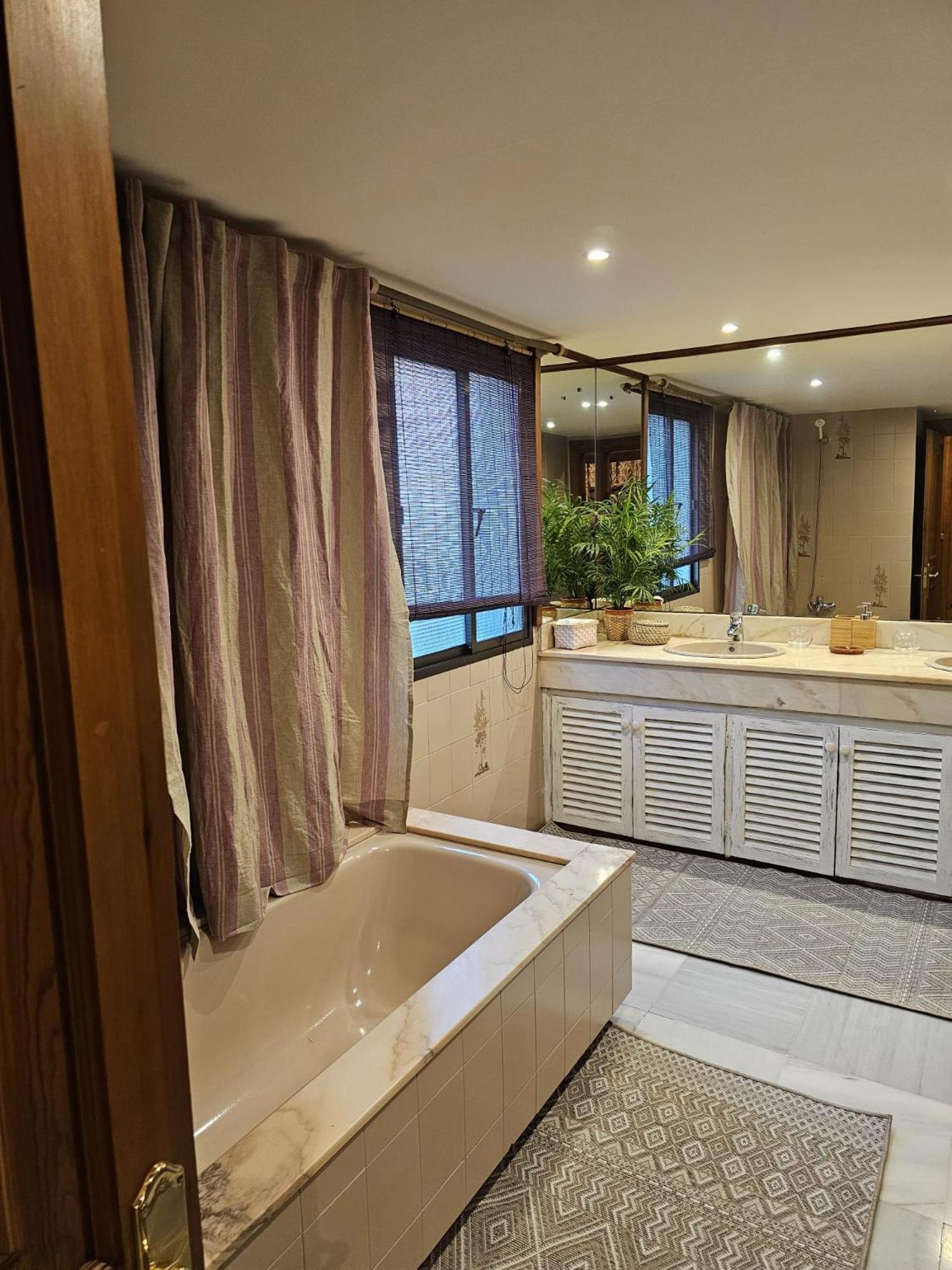 7 Bedrooms Villa Marbella