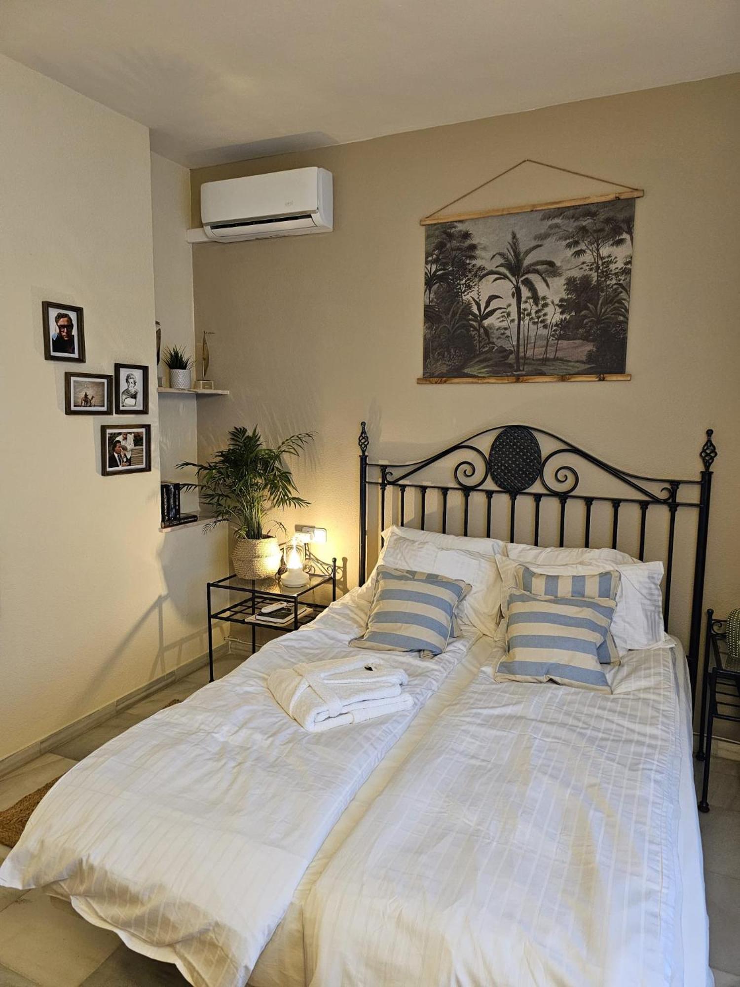Villa 7 Bedrooms Marbella