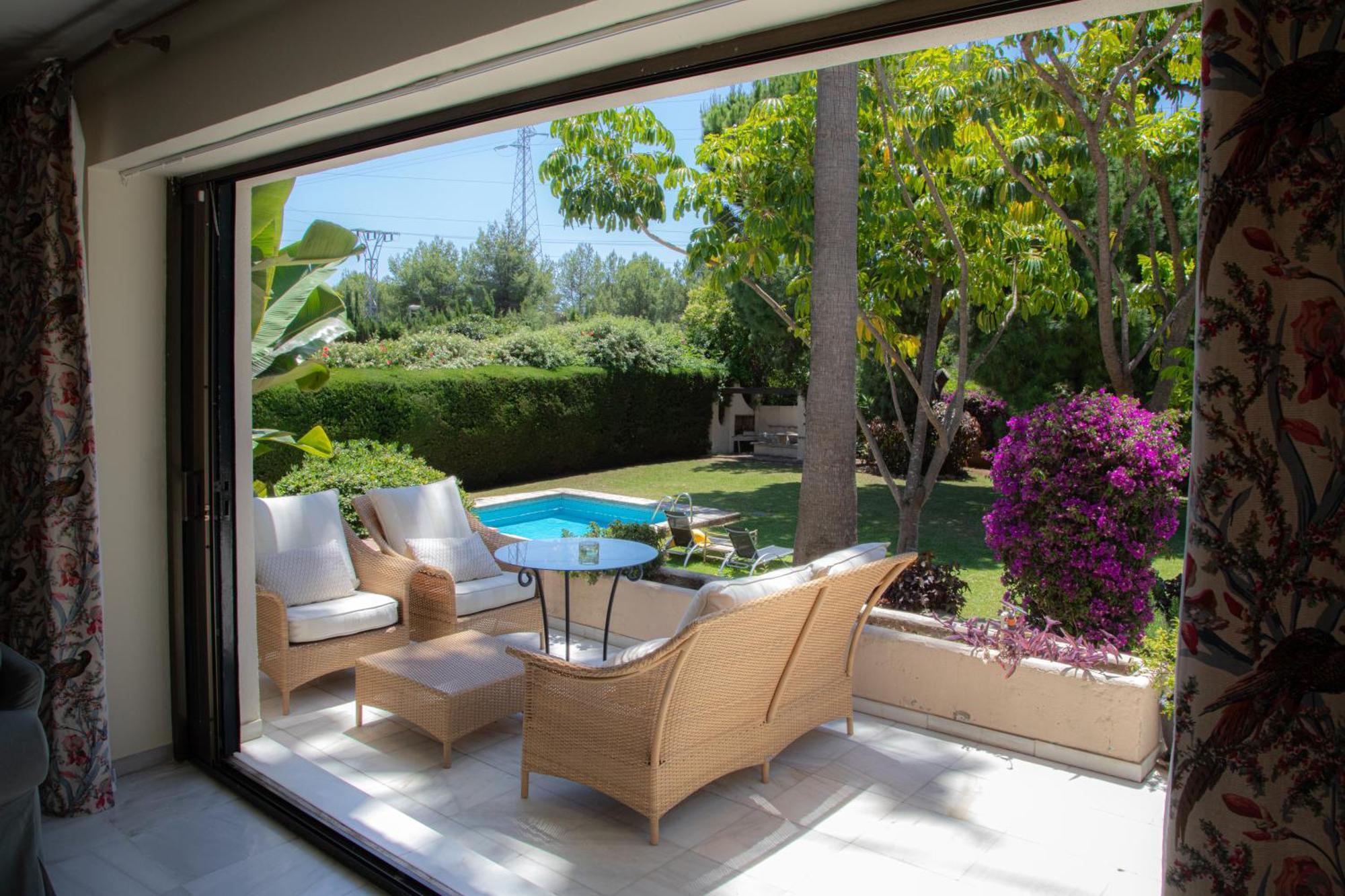 7 Bedrooms Villa