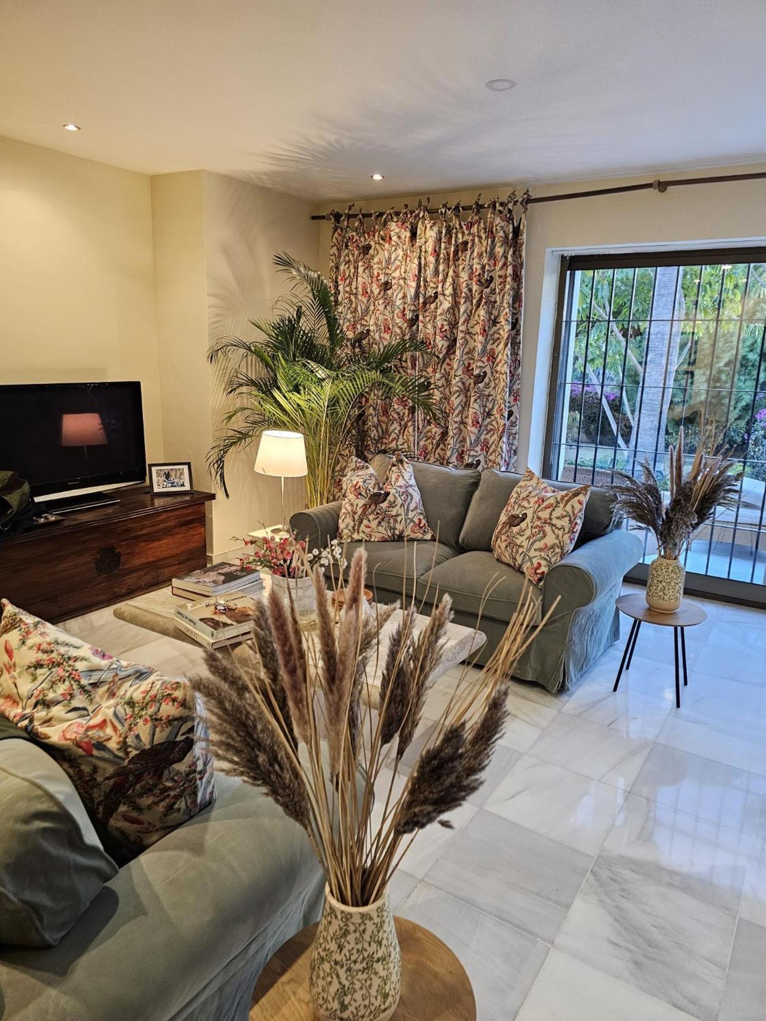 Villa 7 Bedrooms *
